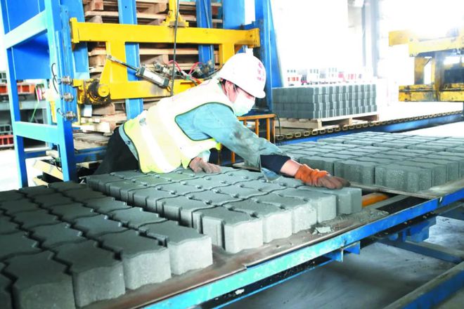 哈密高新技术产业开发区 以环保科技驱动产业迭代升级与绿色发展