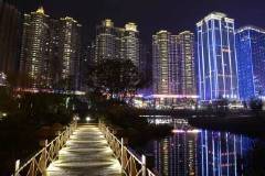 宏立城集团携手5G科技与绿色创新，共筑智慧城市未来